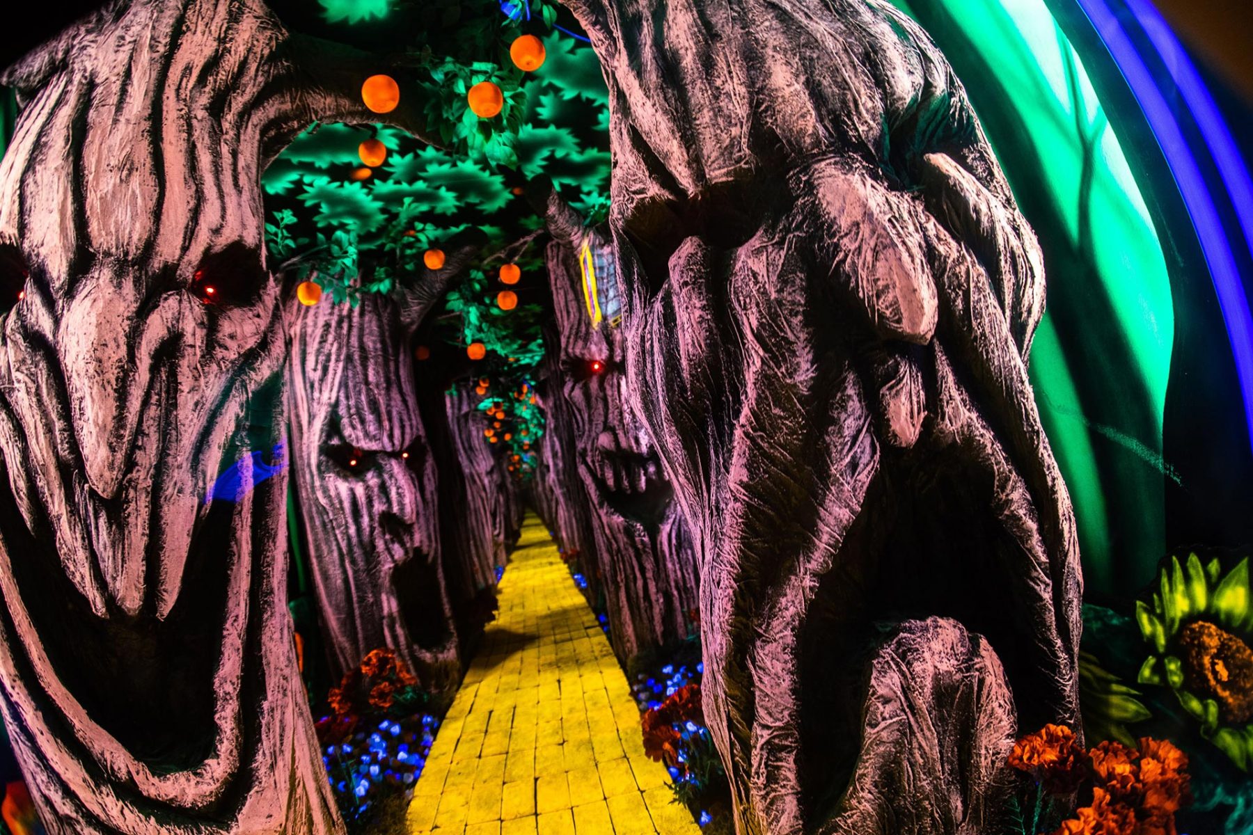The Wonderful Wizard of Oz Escape - Blacklight Attractions